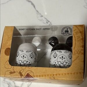 Disney Black and White Mickey Mouse Salt and Pepper Set